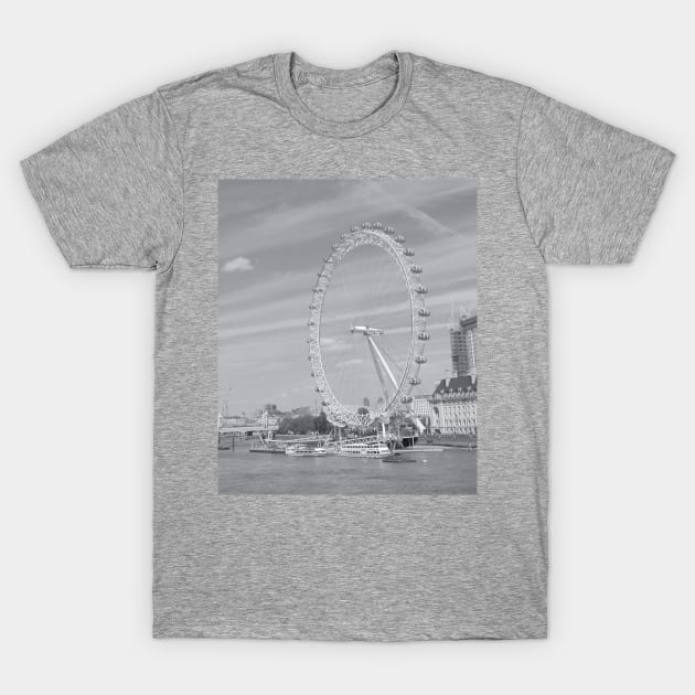 London eye black and white photo T-Shirt by Milena93